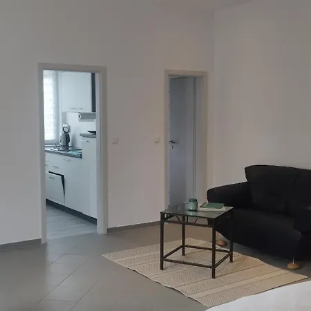 아파트 Ecke's *