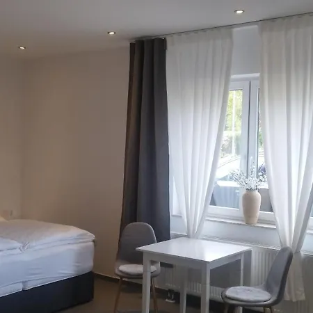 아파트 Ecke's *